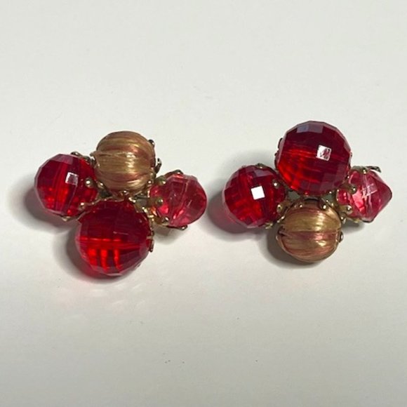 VTG Vogue Red Pink Lucite Beaded Gold Tone Clip On Earrings Signed - Picture 2 of 14